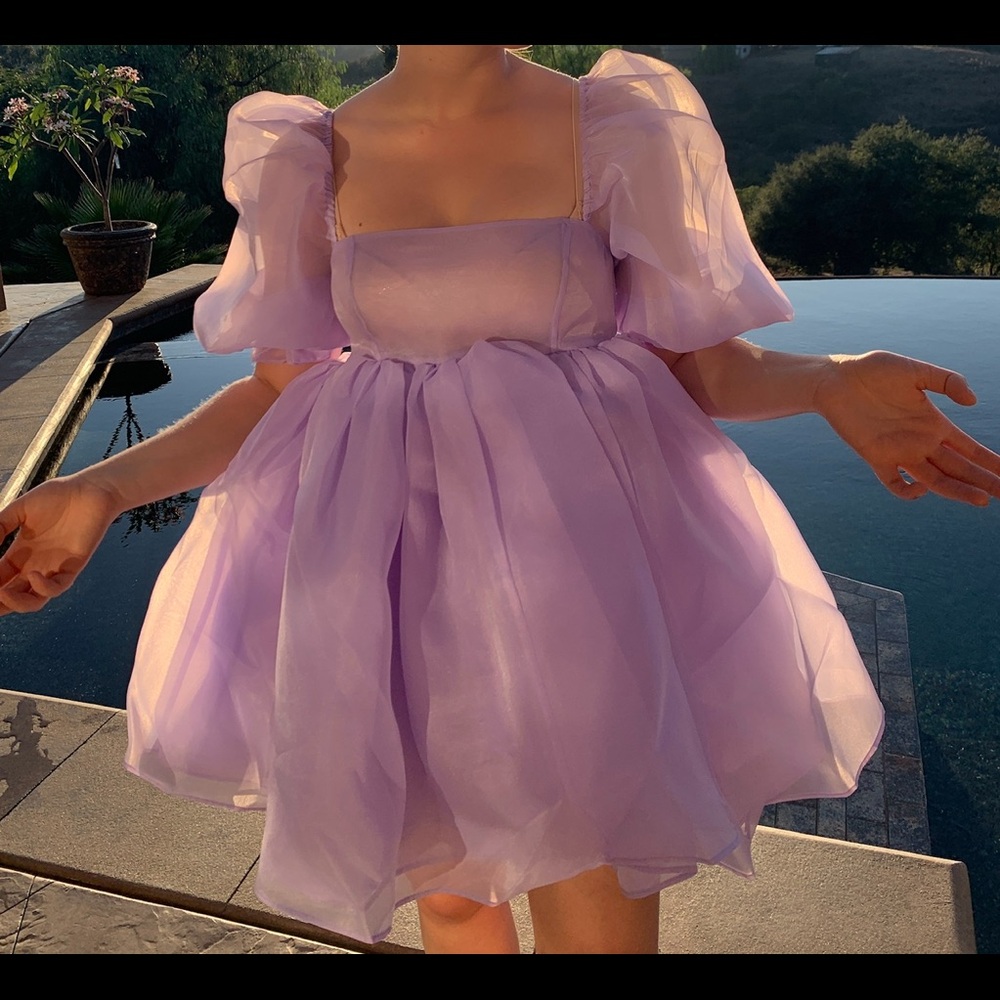 ALMOST BRAND NEW SELKIE PUFF DRESS LILAC SIZE SMALL
